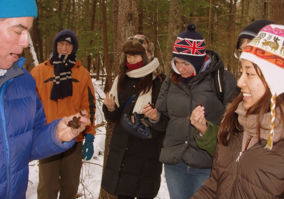 HFR Director David Foster helps Winter Break students 